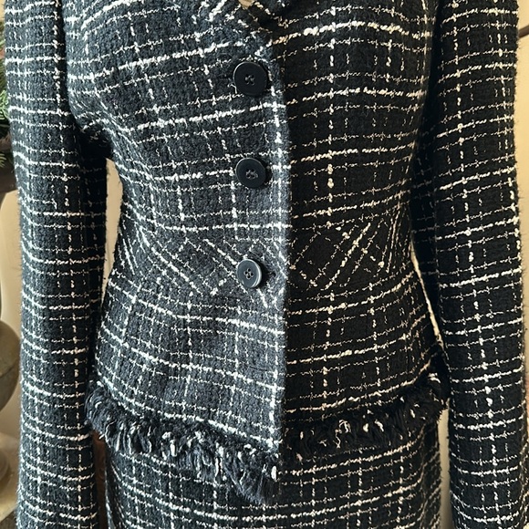 Black and White Classic Suit - Picture 2 of 4